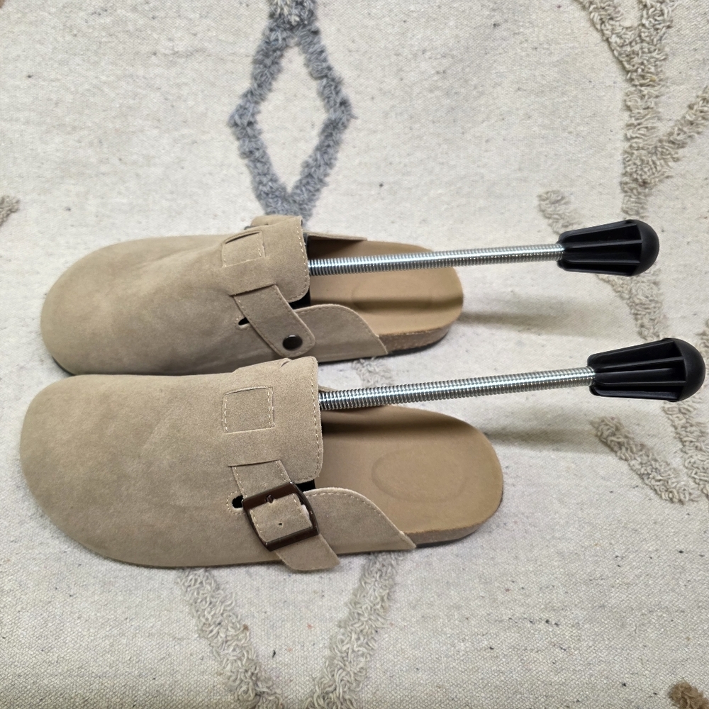 NWOT Amazon Buff/Beige Suede CLOGS * SEE DESCRIPTION - Picture 3 of 8